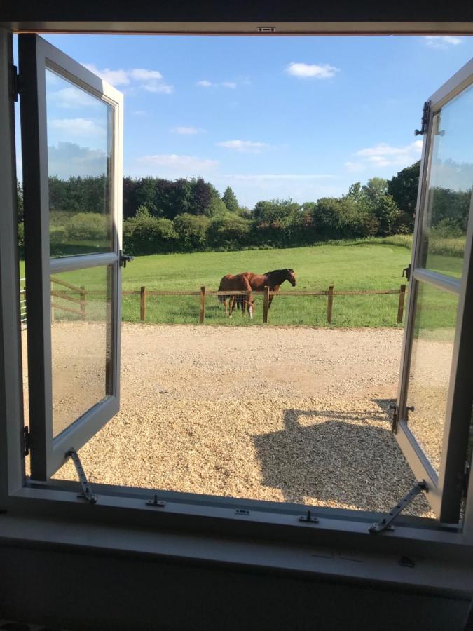 첼튼엄 Glebe Barn, Little Glebe Farm 아파트 외부 사진